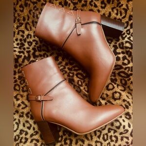 Beautiful Aquatalia Waterproof Tan Ankle Boots with Buckle Detail